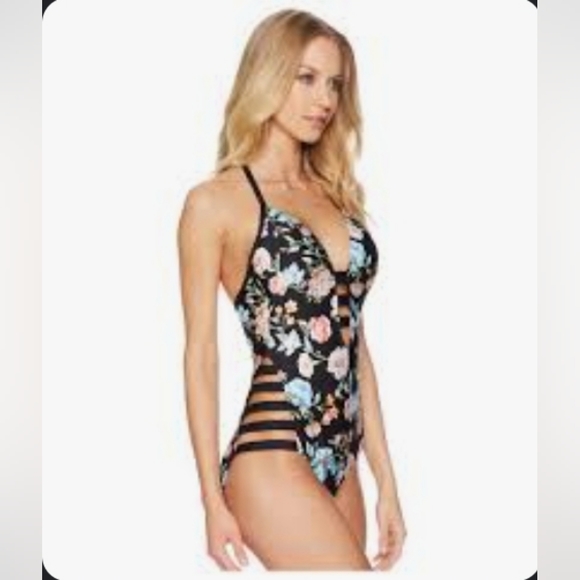 Reaction Kenneth Cole Other - Floral Strapy Bathing Suit